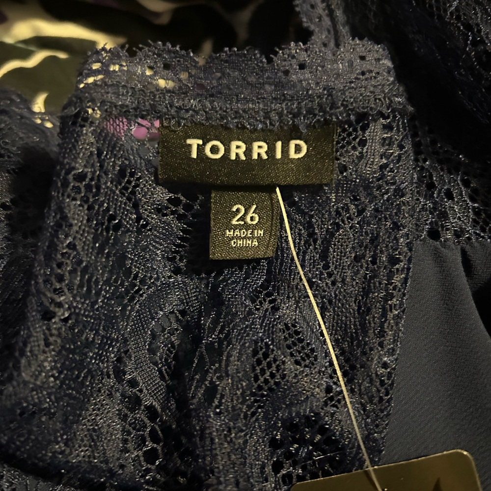 Torrid navy chiffon ss lace yoke midi dress - Picture 4 of 12